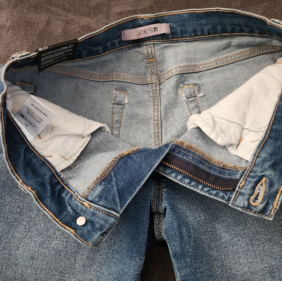 NWT Joe's easy Bermuda shorts. Size 27 - Picture 7 of 7